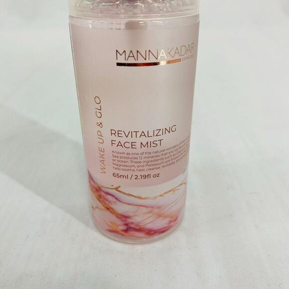 Manna Kadar Beauty Wake Up & Glo Revitalizing Face Mist - Picture 2 of 2